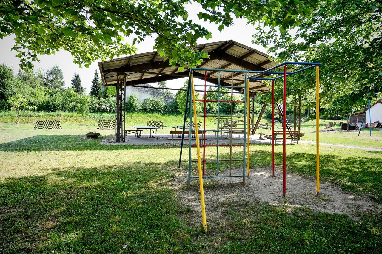 Oliver Inn Balatonlelle Buitenkant foto
