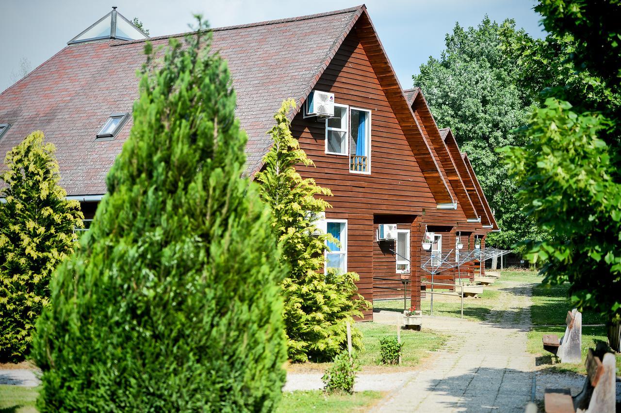 Oliver Inn Balatonlelle Buitenkant foto